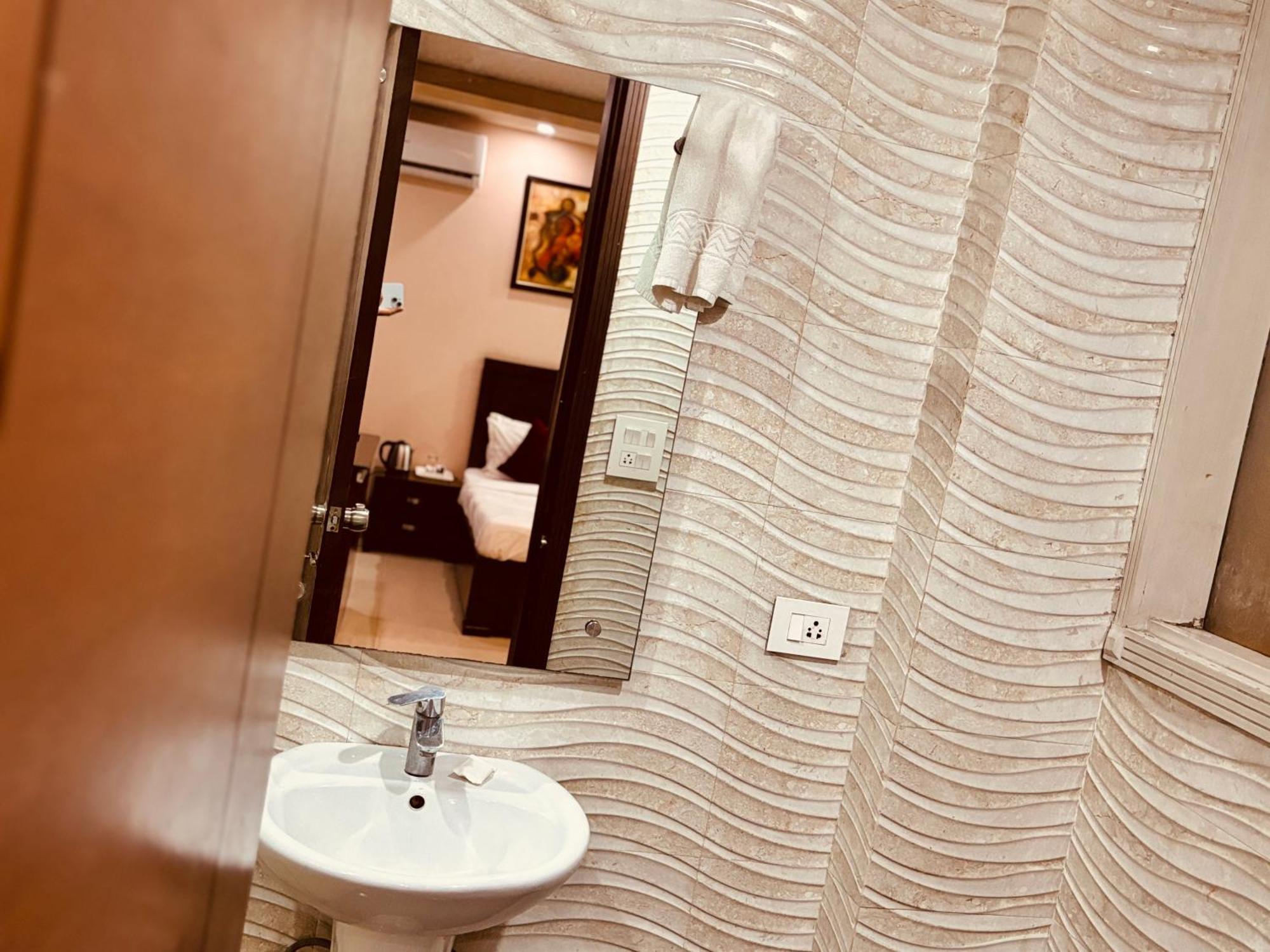 Hotel Hc Grand 新德里 外观 照片